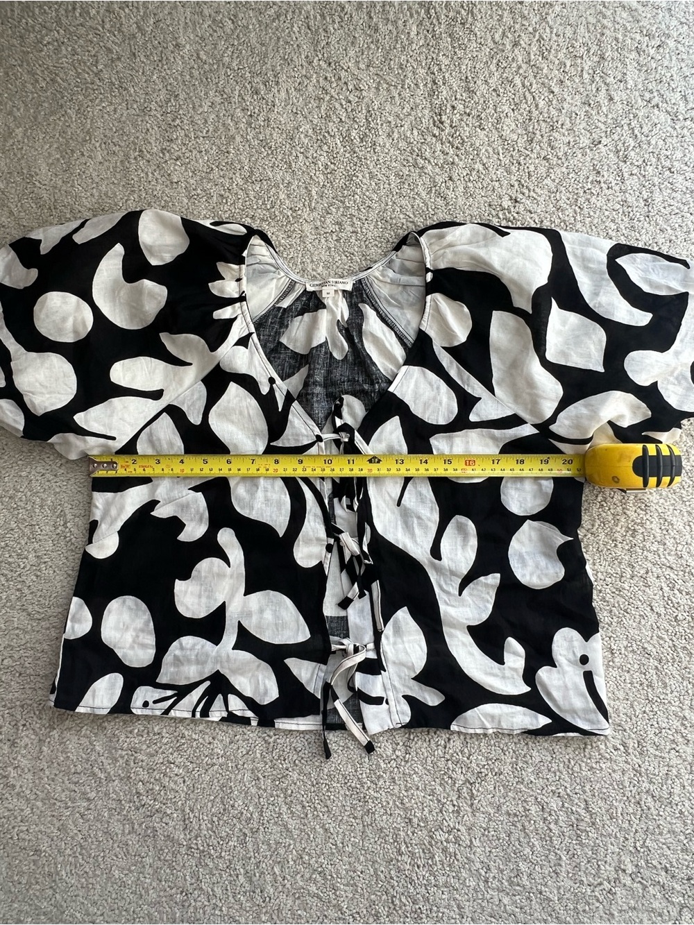 Christian Siriano Black and White Tie-Front Flutter Sleeve Blouse - Picture 5 of 6